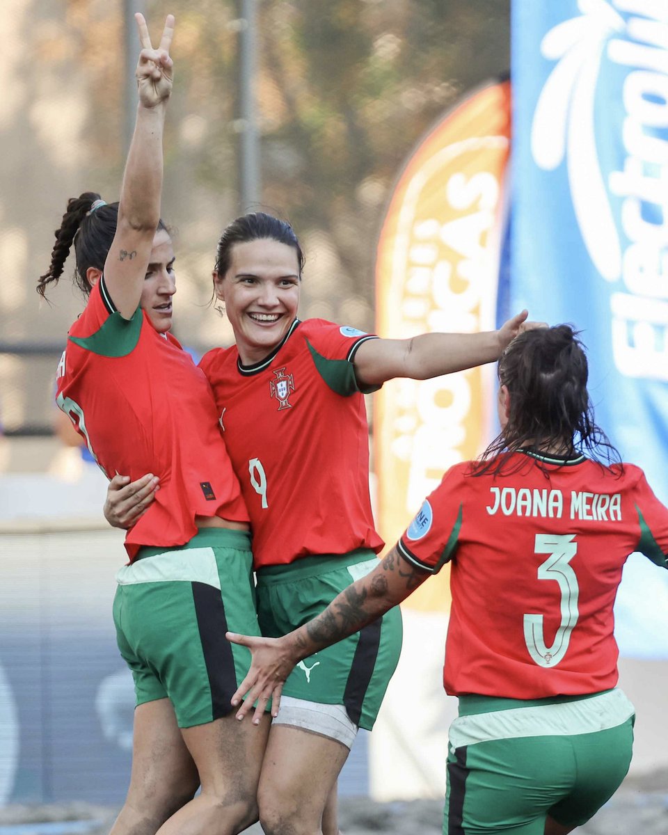 selecaoportugal's tweet photo. Vitória histórica frente ao Brasil. 😮‍💨 

#VaiDarPortugal | #WBeachSoccer https://t.co/WOkfFaDEOU
