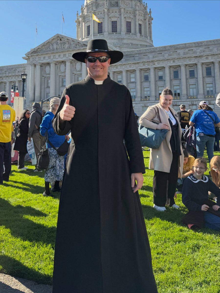 Padre Javier Olivera Ravasi tweet media
