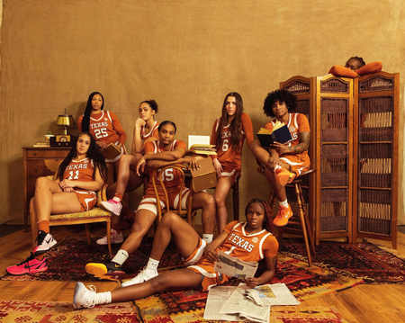 directsport247's tweet photo. Women’s NCAA Final Four 2026 is set: UConn, South Carolina, Texas and UCLA are back in Phoenix. 
Quick preview of what to expect in tonight’s semifinals ⬇️
https://t.co/iYSmKvp1RK
Photo: David Suh (@davidsuhphoto / IG) https://t.co/eeHd8rGkHV