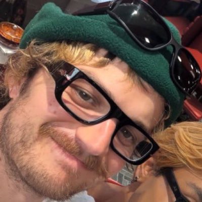 ⋆˙⟡ paige 🎱 tweet media