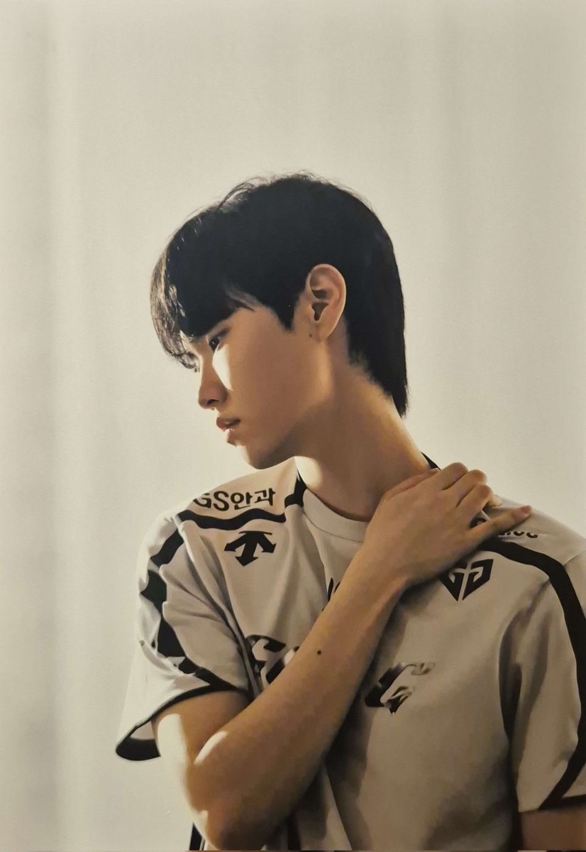 gen22 fan tweet media