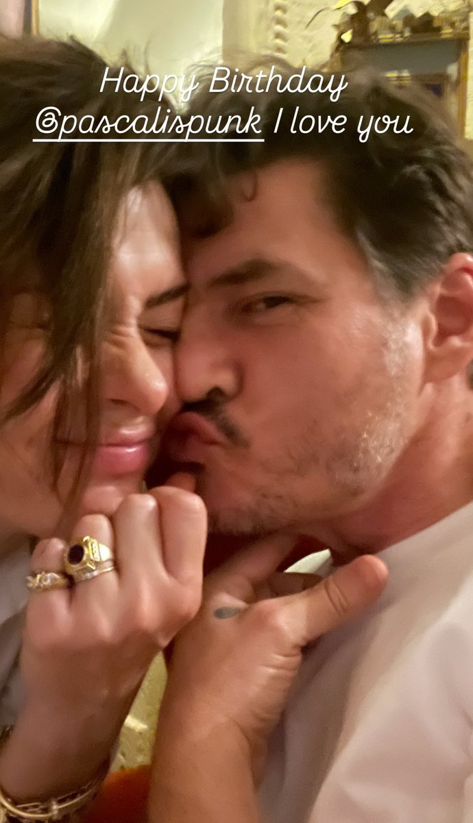 Sarah Paulson Brasil tweet media