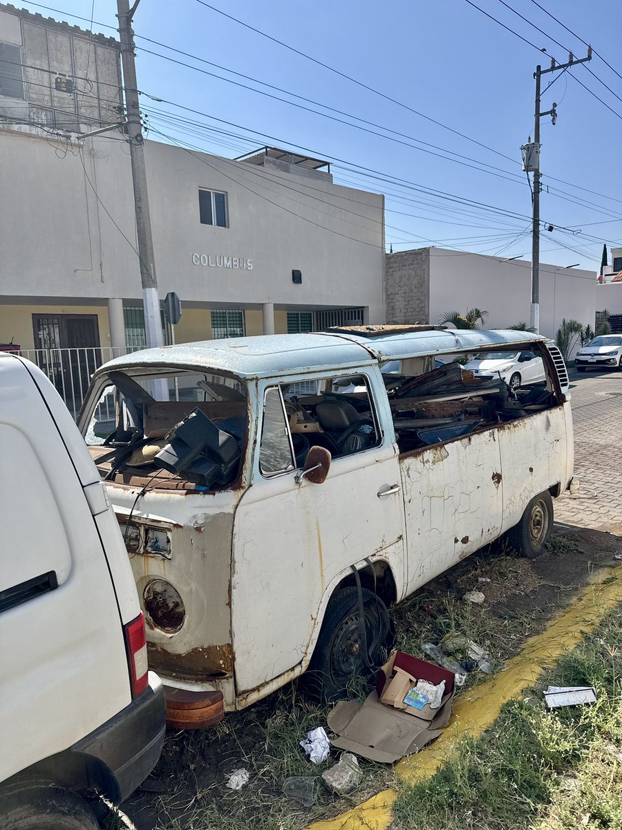 Solo en Zapopan puede haber mal dispuestos residuos de manejo especial en la vía pública frente a un Hospital…!!! 
<a href="/ZapopanGob/">Gobierno de Zapopan</a> <a href="/Linea_Zapopan/">Línea 24/7 Zapopan</a> <a href="/JuanJoseFrangie/">Juan José Frangie</a>