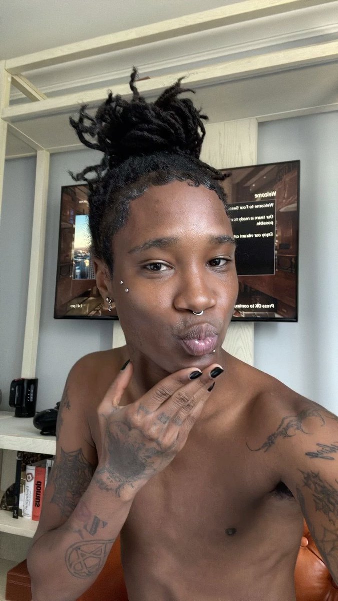 LIR3_soon's tweet photo. Nine Vicious comes out as Bisexual on his new album Emotions,

“I let the bitch fuck me, yeah I’m bi” https://t.co/GdcHoltKEa