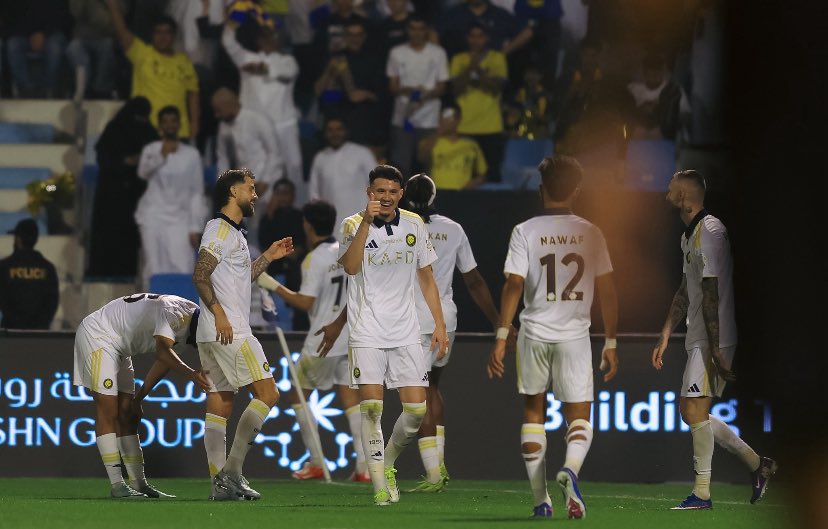 ribshl's tweet image. أغدًا لقاك؟
يا شوق فؤادي لغدًا
#NFC 💛