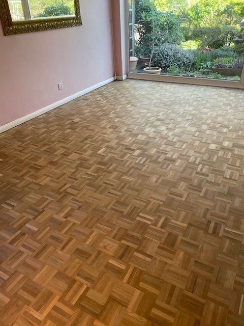 AnneBrookeBooks's tweet image. So pleased with the dining room and hallway - just waiting for the varnish to be done now. 😃 

#homeproject #homedecor