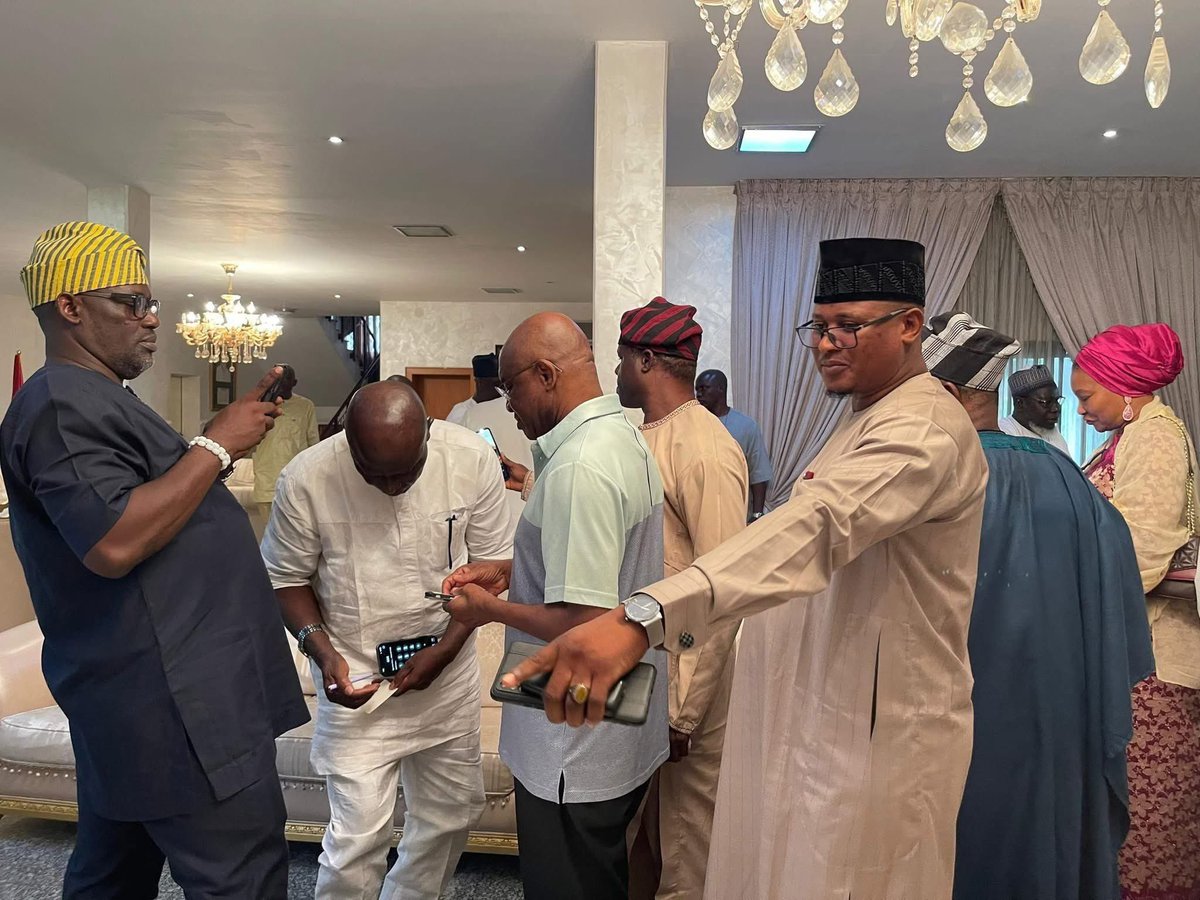 Nafiu Bala behind David Mark before he was mobilized!