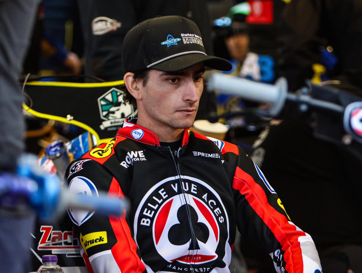 SpeedwayGB's tweet photo. 🚨 𝗟𝗔𝗧𝗘𝗦𝗧 | 🏁
🏆 Premiership KO Cup (Northern)
🏟 Owlerton Stadium
5️⃣ heats gone and the hosts are ahead - taking the chequered flag in all five races thus far.
🐯 𝗧𝗜𝗚𝗘𝗥𝗦 1️⃣8️⃣-1️⃣2️⃣ 𝗔𝗖𝗘𝗦 ♣️
📸 Mia Durkin
#️⃣ #SHEBEL #britishspeedway🇬🇧 https://t.co/eGEMgt2XVk