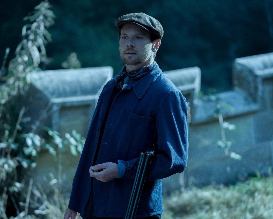 jack o’connell’s left pinky tweet media