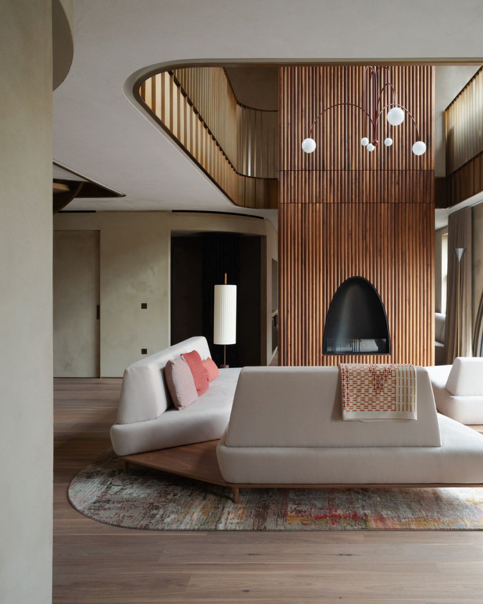 illustrarch's tweet image. Soho Triplex by STUDIO RAZAVI + PARTNERS 

#illustrarchinterior #interiorarchitecture #residentialdesign #architecturaldetail #designwanted