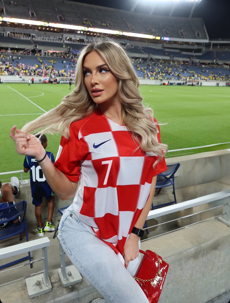 karmen petrovic 🗡 tweet media