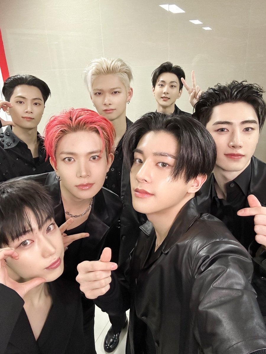 julia | ENHYPEN IS 7 tweet media