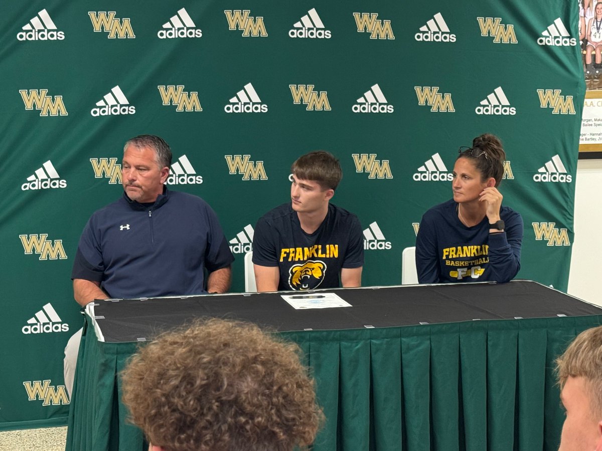 aaronhancock14's tweet photo. College signing today @wood_memorial HS!
Houston Schoonover signed his NLI to continue his education and basketball career at Franklin College!
@WMTrojans1 @HoustonSchoonov @CoachBSchoon @WMHS_Basketball @FCGrizAthletics https://t.co/FrBNO34H70