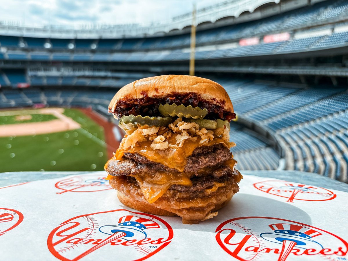 Yankee Stadium tweet media