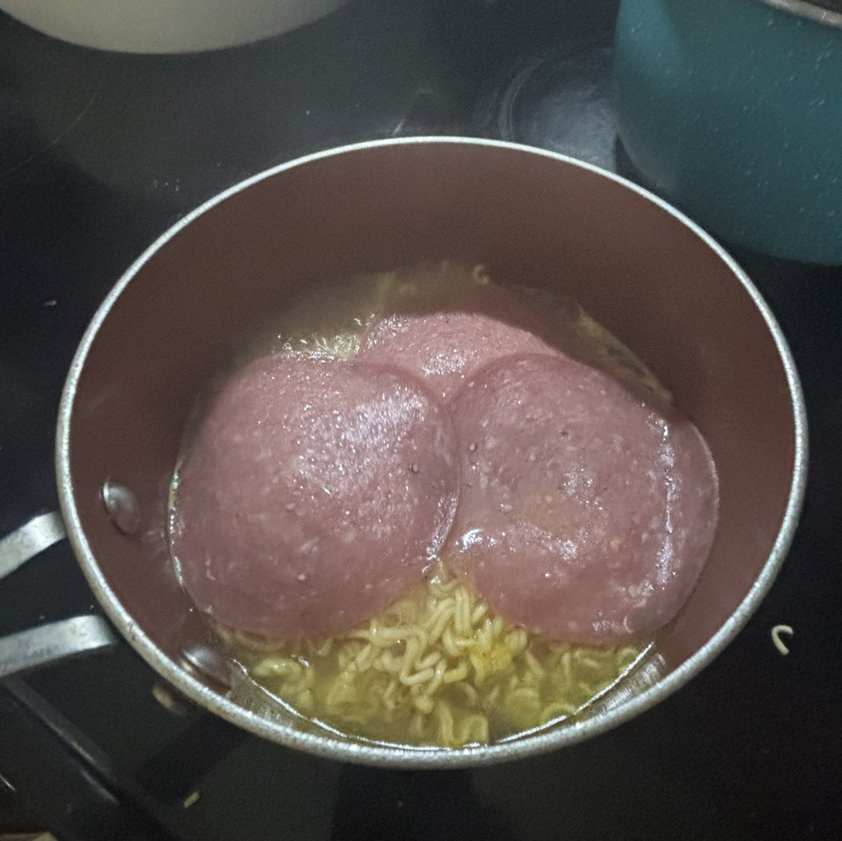 feek👀 tweet media