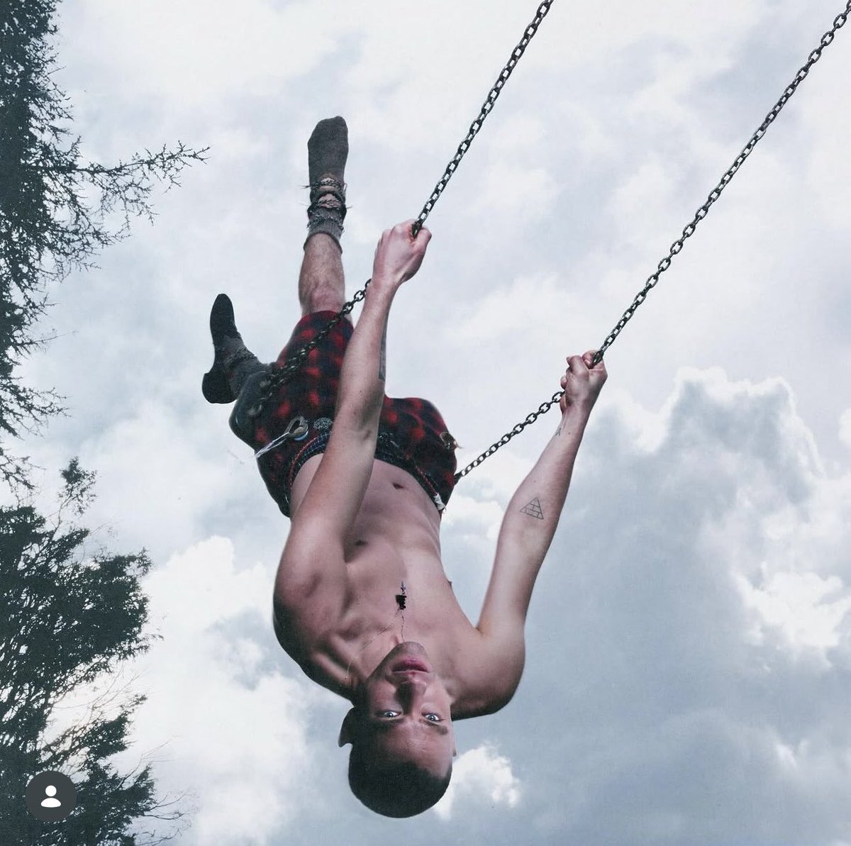 olmoscota's tweet photo. The effort being copying Olly Alexander's imagery. https://t.co/K5Vn42LhDy
