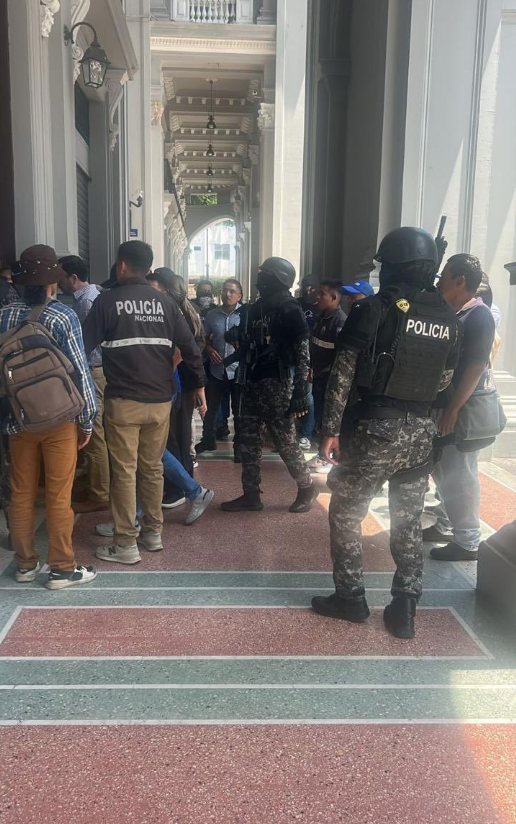 PostDataec tweet media