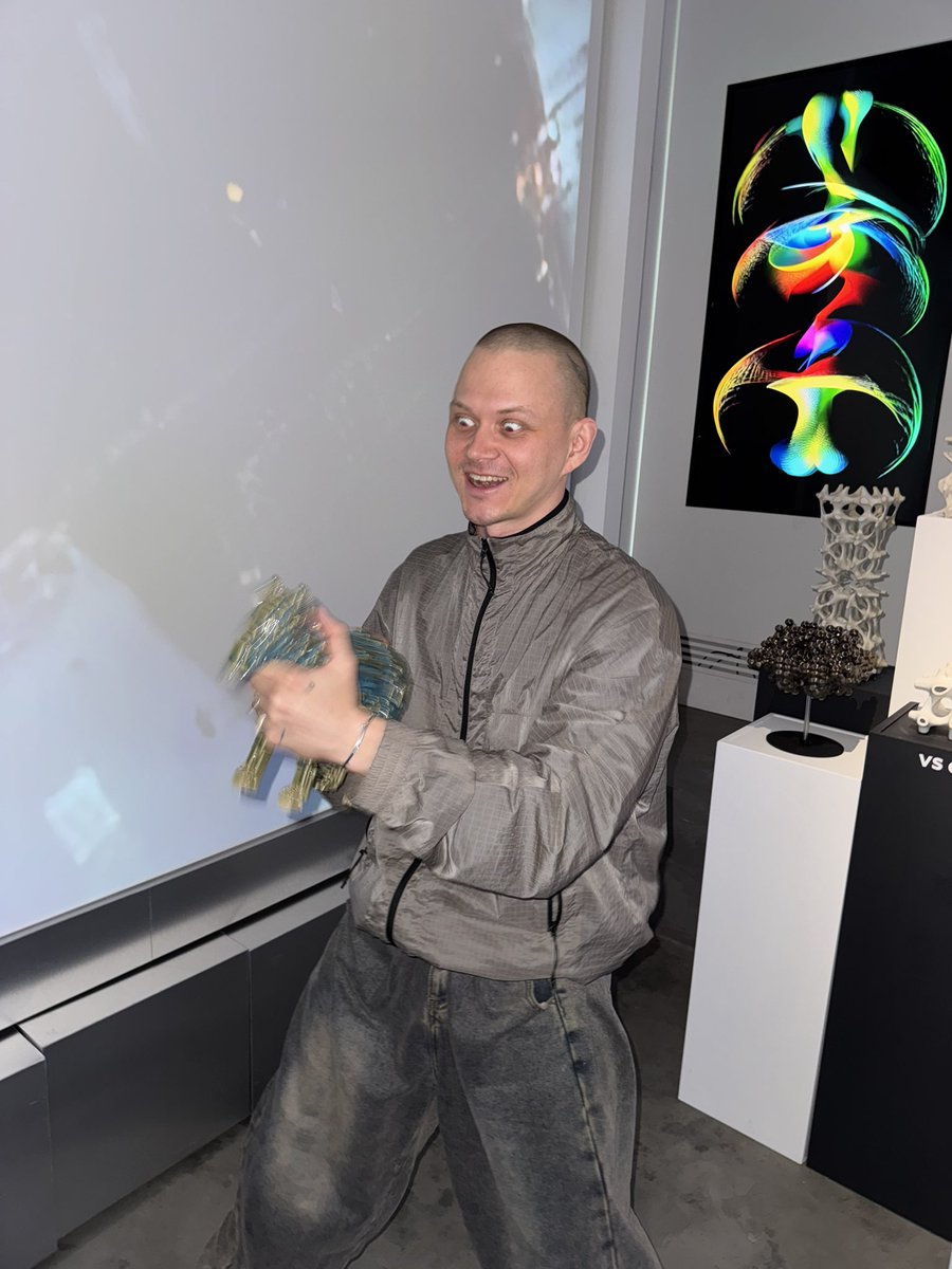 L'bank | tweet media