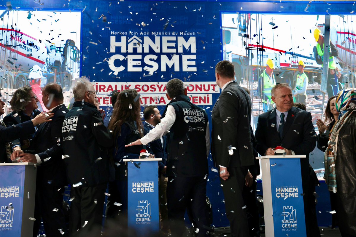 laldenizlicesme's tweet photo. Genel Başkanımız Sayın Özgür Özel’in katılımıyla Çeşme’miz ve ülkemiz için tarihi bir projenin temellerini attığımız gururlu bir gün yaşadık. 

Türkiye’de ilk kez kiralık sosyal konut modelini hayata geçirirken bizi yalnız bırakmayan başta Genel Başkanımız olmak üzere tüm yol arkadaşlarıma, komşularıma ve projeye emek veren tüm çalışma arkadaşlarıma çok teşekkür ediyorum. 

Çeşme için çalışanların derdine derman olacağız, tüm Türkiye’de barınma maliyeti altında ezilenlere umut olacağız, mutluyuz, gururluyuz.