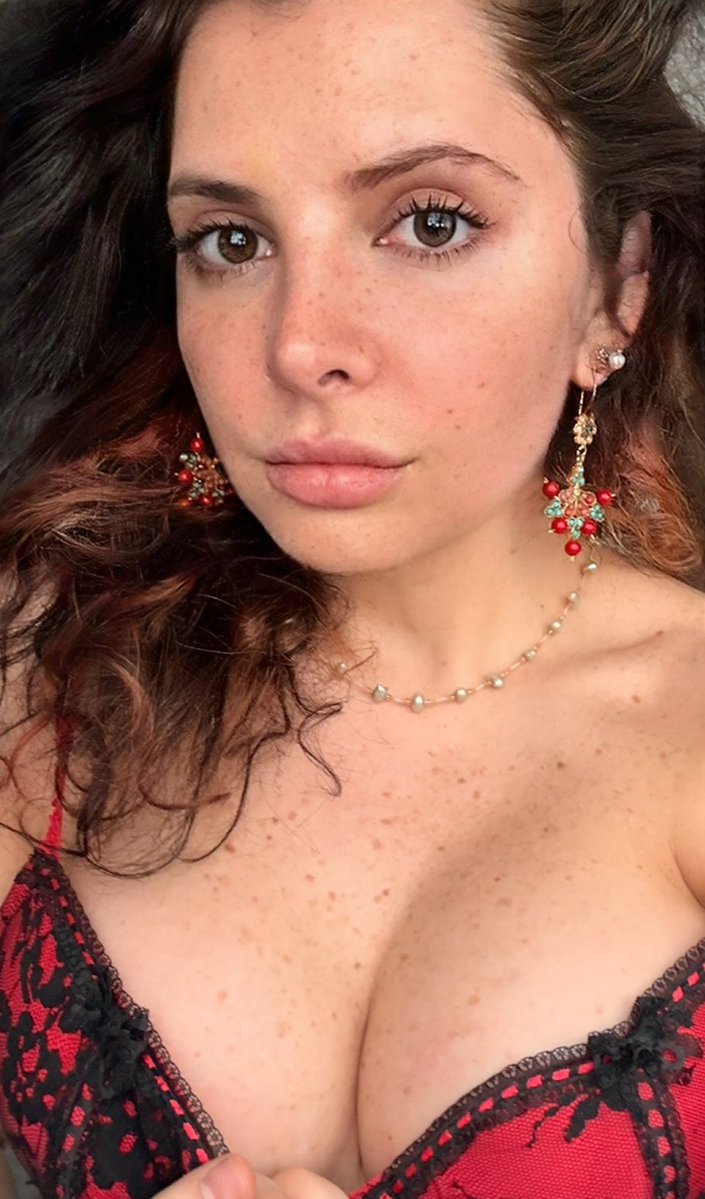 Manana Samuseva📍NYC 🔜 fois.fyi tweet media