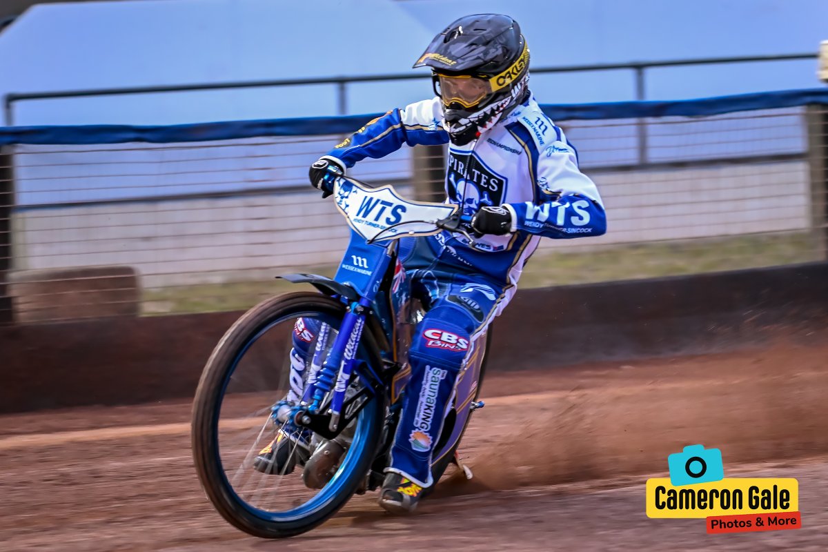 Behind The Fence Photography tweet media