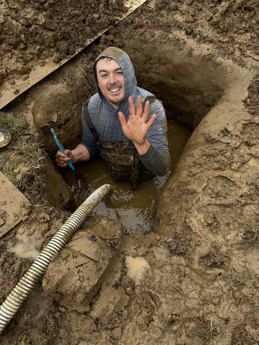 jonurbo's tweet image. This is what happens when we make work FUN! Thanks @GavinKop_Turf for stepping up, or in this case, stepping in for the occasion! 📸 = @codysanderturf #teamworkmakesthedreamwork