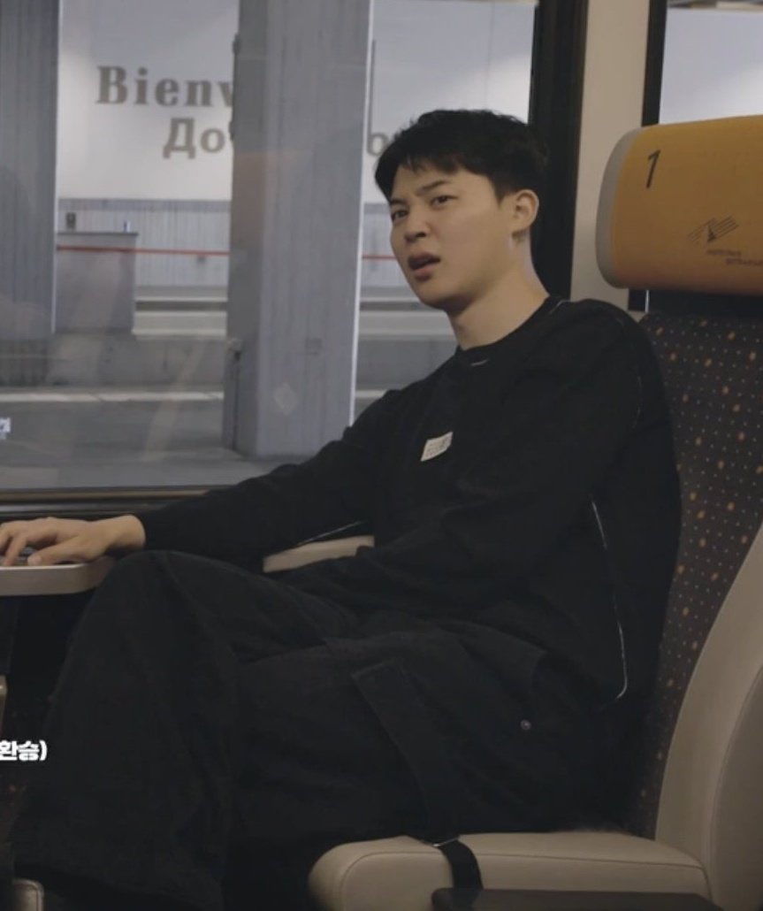 Jimin’s Little Spoon⁷☾ tweet media