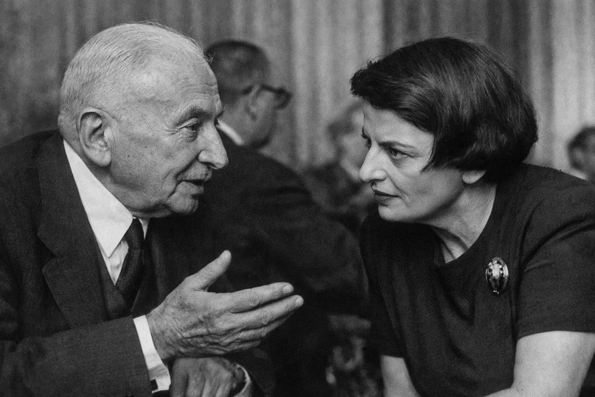 "Du har modet att säga till massorna det som inga politiker vågat säga dem: att de är underlägsna – och att alla förbättringar i deras liv, som de tar för givna, är resultatet av ansträngningar från människor som är bättre än de själva."
— Ludwig von Mises till Ayn Rand