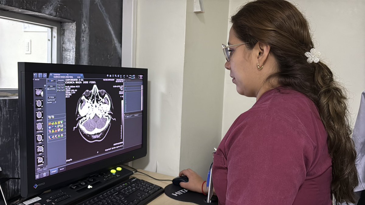 HIAyoraLoja's tweet photo. #Loja | Durante el informe se destacó la adecuación de áreas físicas y repotenciación del equipamiento como: tomógrafo y servicios de imagenología, operatividad que permite garantizar una atención oportuna para todos los pacientes que acuden a esta casa de salud. https://t.co/uxtJesneuU