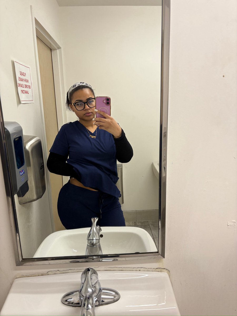 Naomi 💋 tweet media