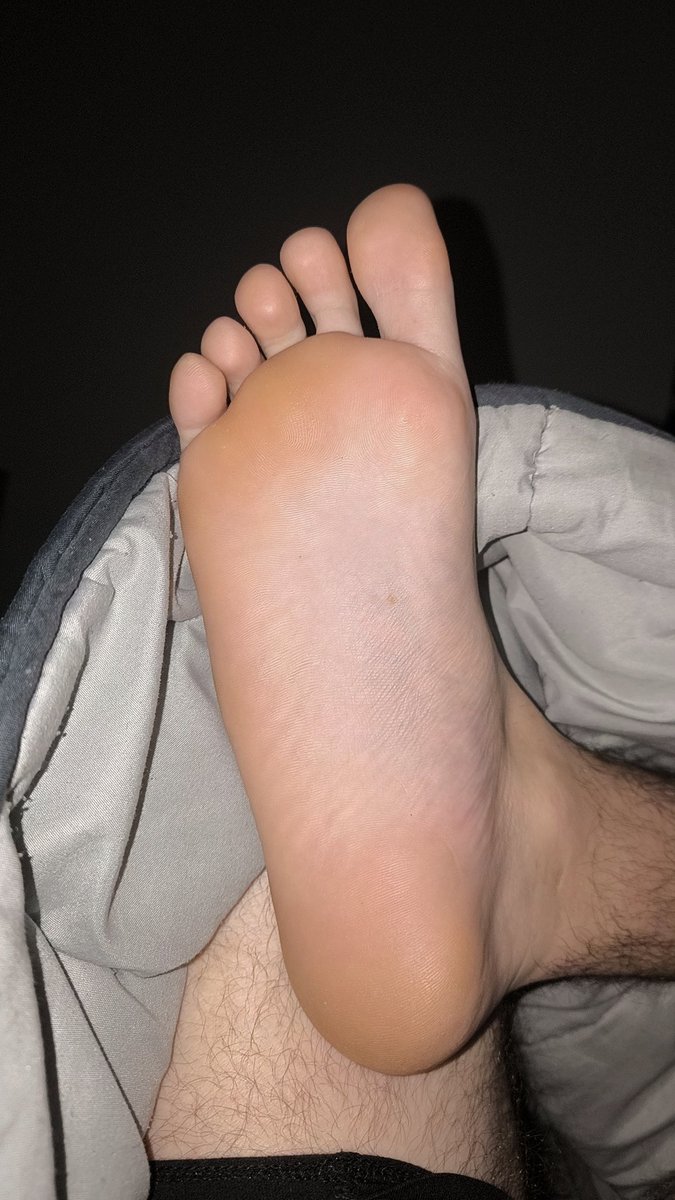 frenchfeet🇨🇵 tweet media