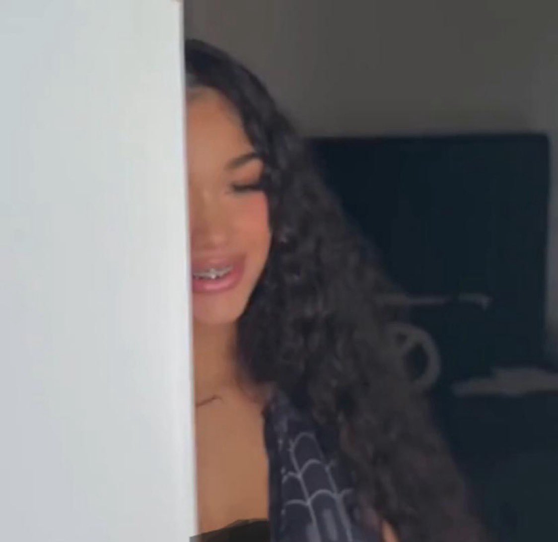 Alex David tweet media