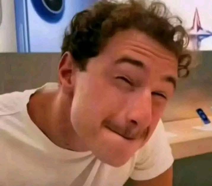 amuncle_B tweet media