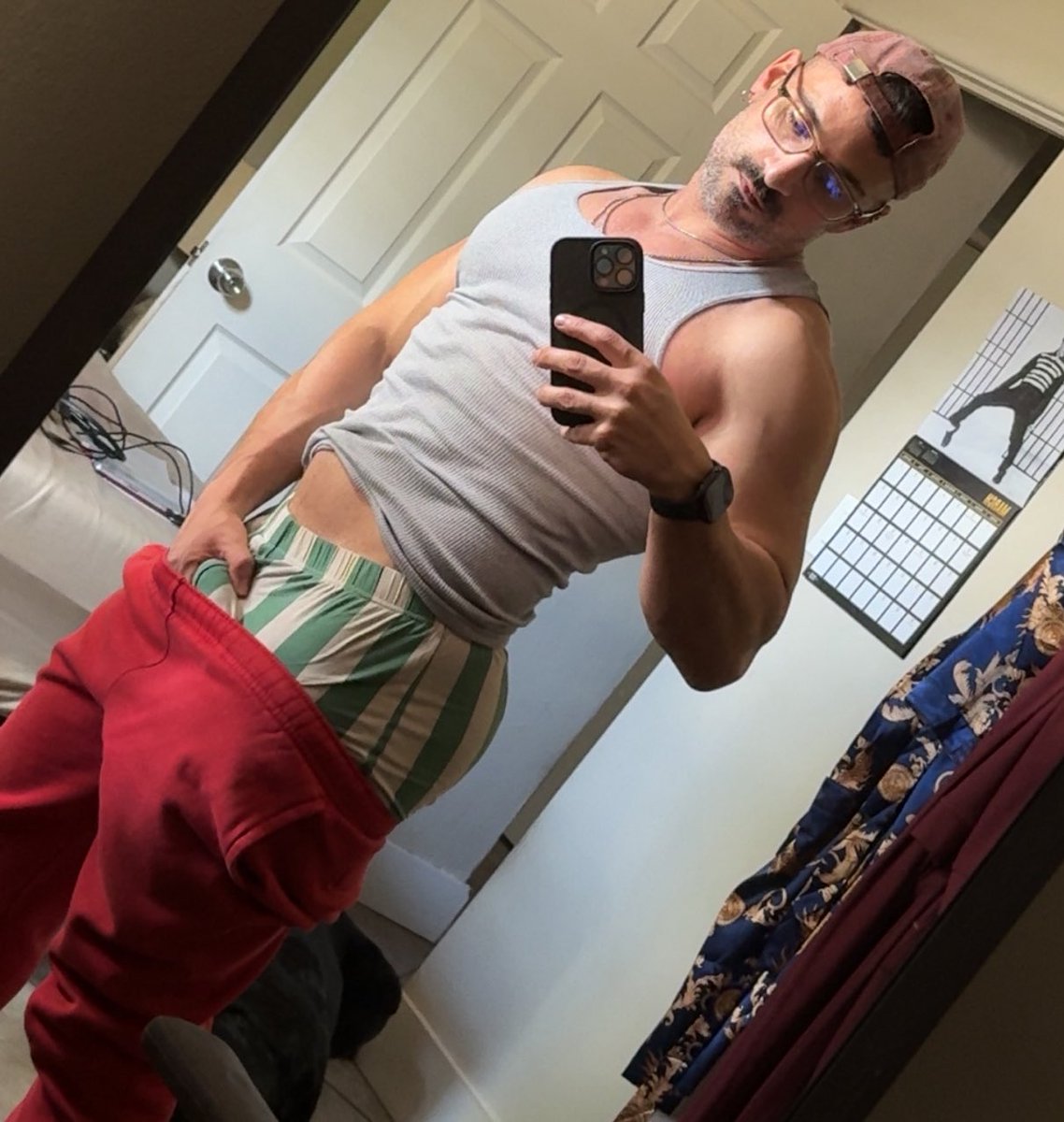 ranj789's tweet image. I’ll probably get in trouble for this post #ThirstyThursday 🙃