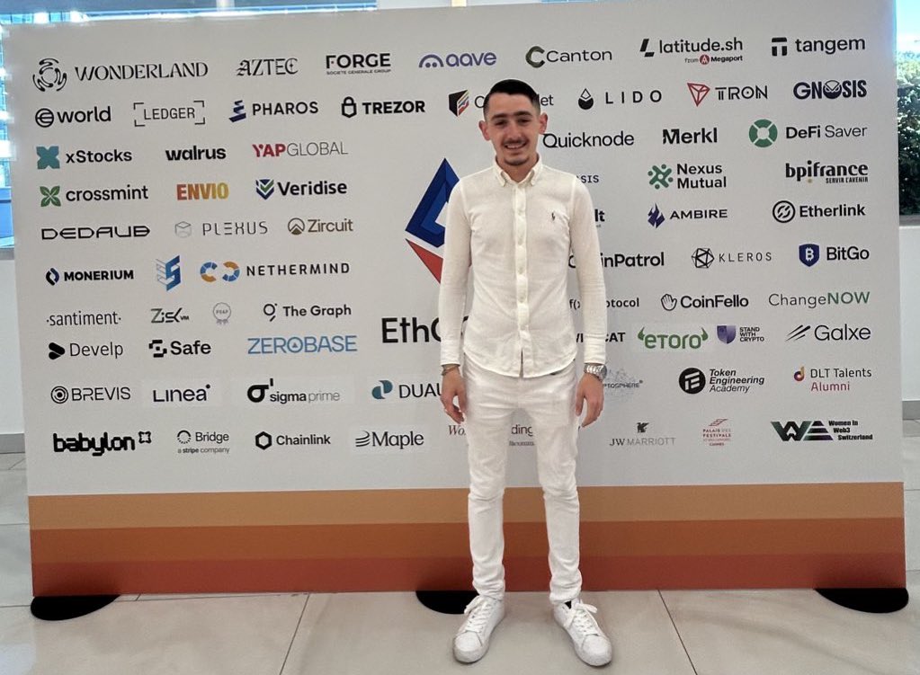 42Blockchain tweet media