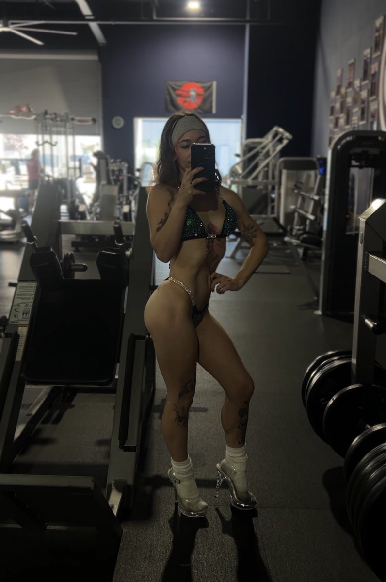 ripplepixie's tweet photo. 6 more weeks 🍾💞🏆 https://t.co/OyB7rT0DrE