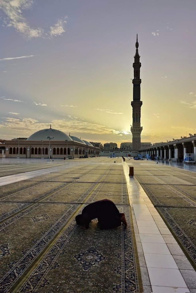 philocaaalist's tweet photo. ﴿ وَلَن تَجِدَ مِن دُونِهِ مُلْتَحَدًا ﴾.
المُلتحد: الملجأ

- الكهف (٢٧) https://t.co/MDL0PNlX5z