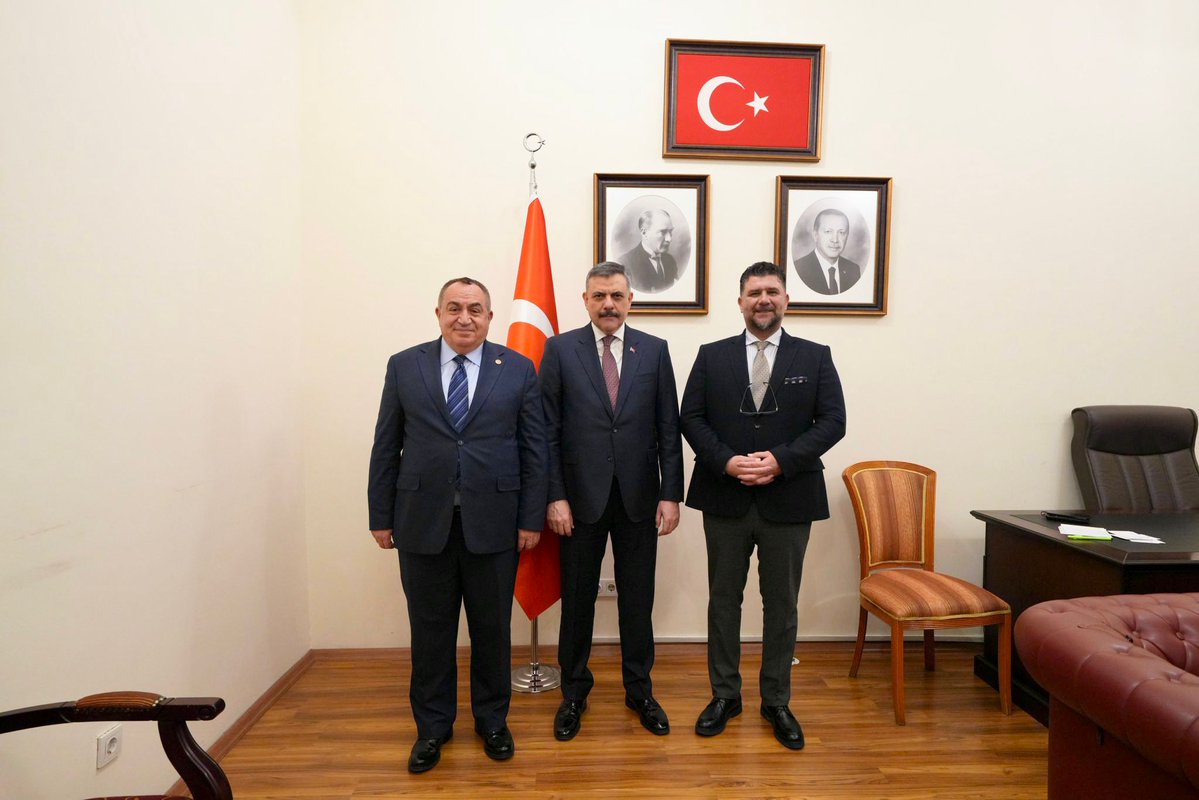 İçişleri Bakanımız Sn <a href="/mustafaciftcitr/">Mustafa ÇİFTÇİ</a> beyi, Milletvekilimiz Sn. <a href="/eminsimsekmus/">Mehmet Emin Şimşek</a> ve İl Başkanımız Sn. <a href="/MelikEmre1/">Melik Emre</a>  ziyaret ettiler. Gerçekleşen bu kıymetli buluşma dolayısıyla nazik kabulleri için kendilerine teşekkür ederiz.