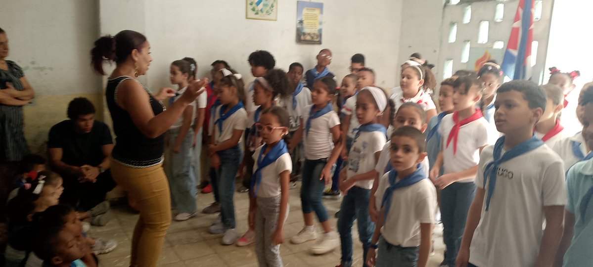 Con canciones, juegos y estimulación a pioneros destacados y sus guías se festejó el 65 aniversario de la OPJM en nuestra institución educativa. <a href="/educacion_el/">Cerro Dirección General de Educación</a>