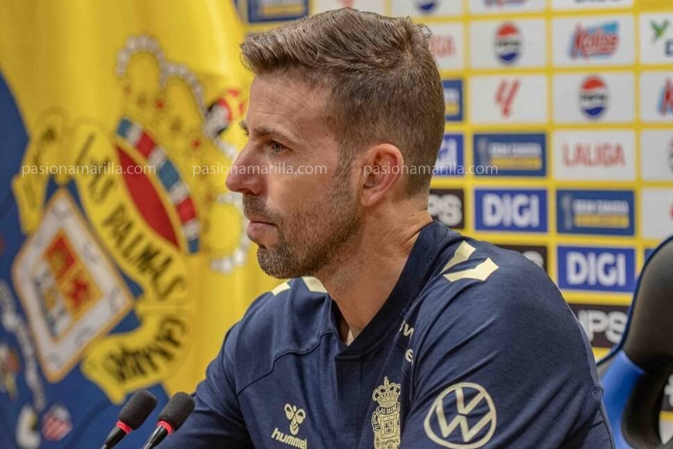 📣 Luis García: "Hemos sido mejores y es un triunfo importantísimo" ⚽🐥📝
Foto: <a href="/UdPasion/">Pasión Amarilla</a> 📷
#LasPalmasGranada #LaLigaHypermotion #LaUnionHaceLasPalmas #PasionAmarilla #GranCanaria 
Síguelo aquí 👉🏾 acortar.link/ySqkvM