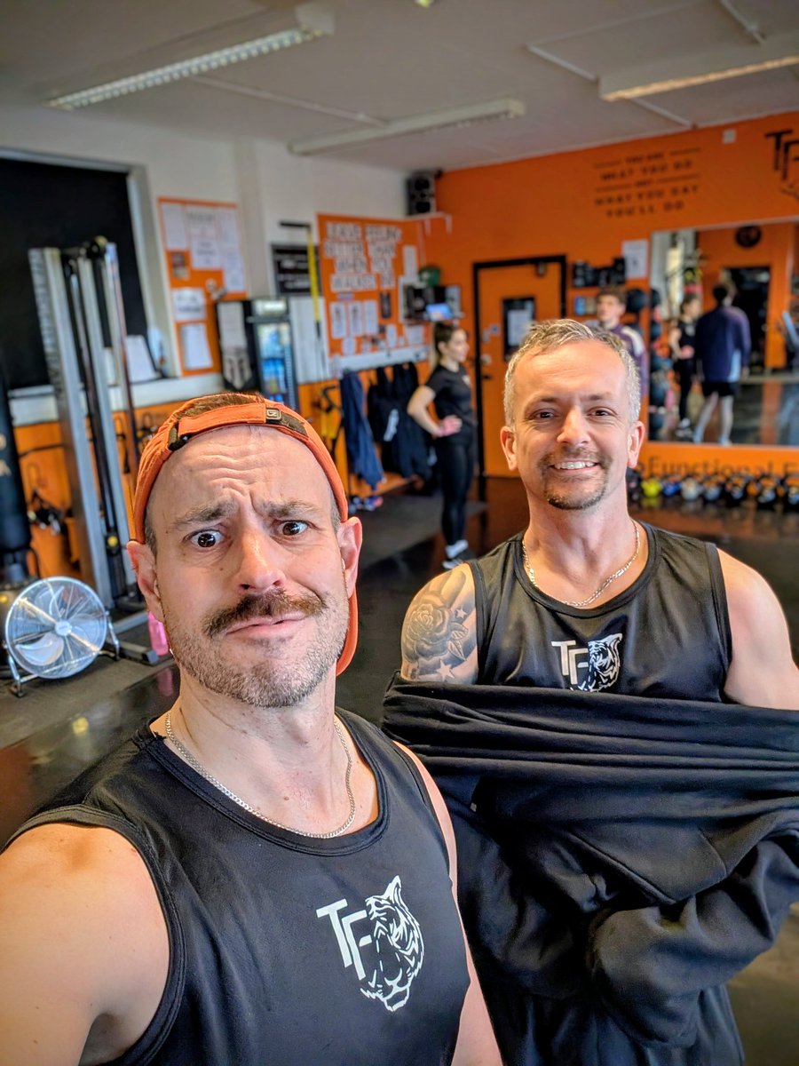 RunNicholasRun's tweet photo. Awesome gym session with the best mate this evening... Actually love this pic 😍 https://t.co/0xB3V6KTWg