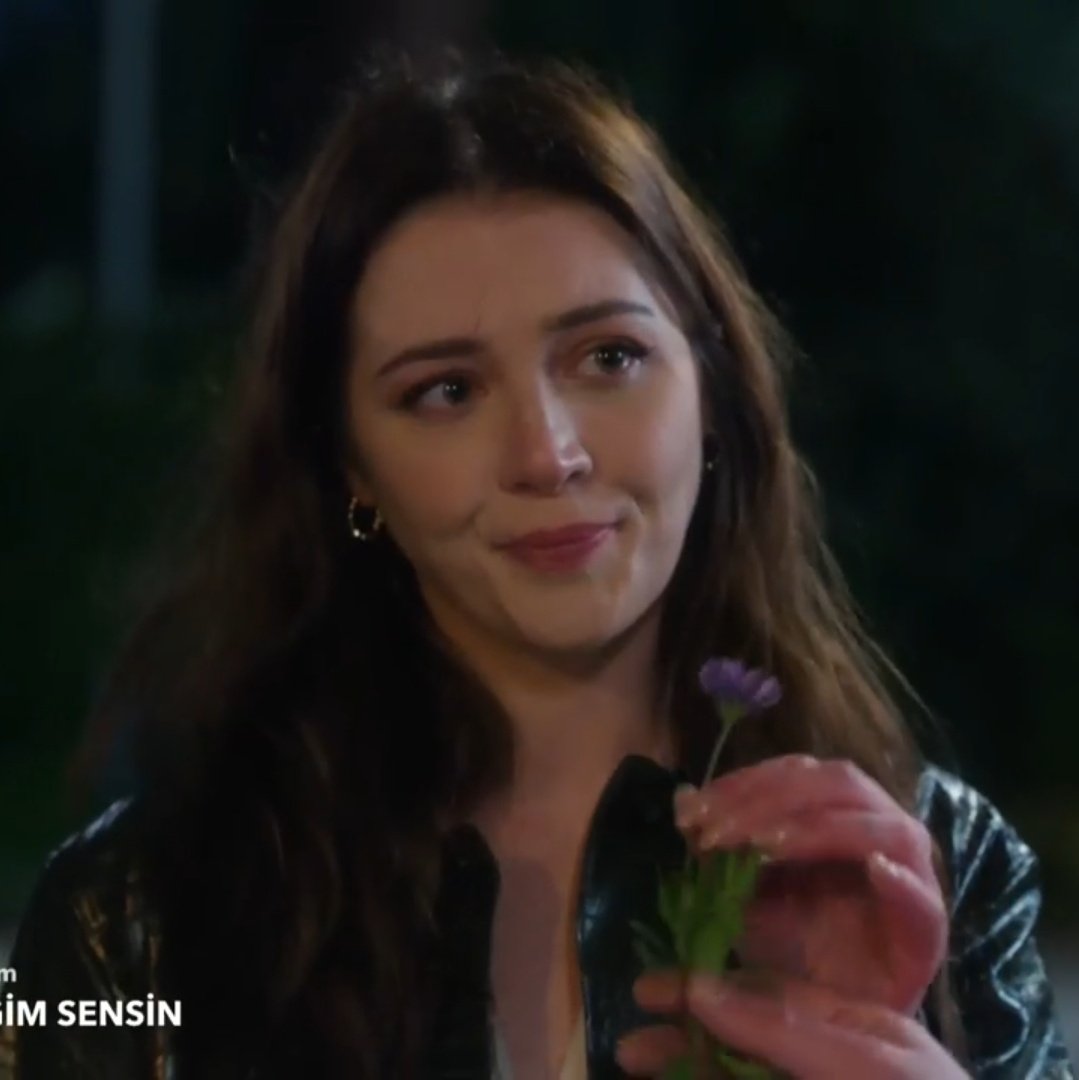 📜🖋️ tweet media