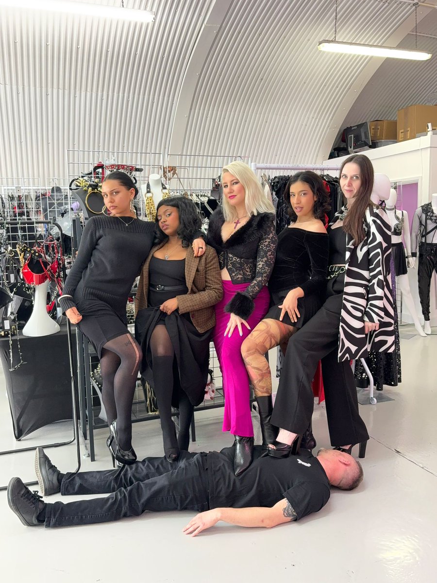 𝕊𝕝𝕦𝕤𝕙 𝕎𝕠𝕣𝕜𝕤𝕙𝕠𝕡 tweet media