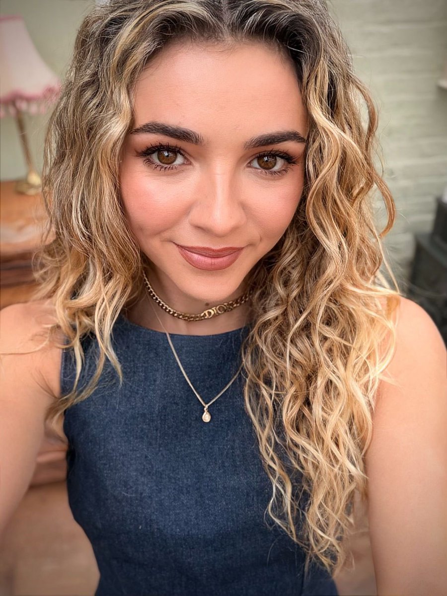 Goddess Molly ✨ tweet media