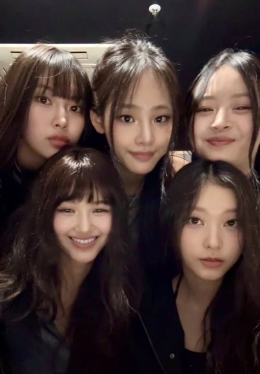 NewJeans Loops tweet media