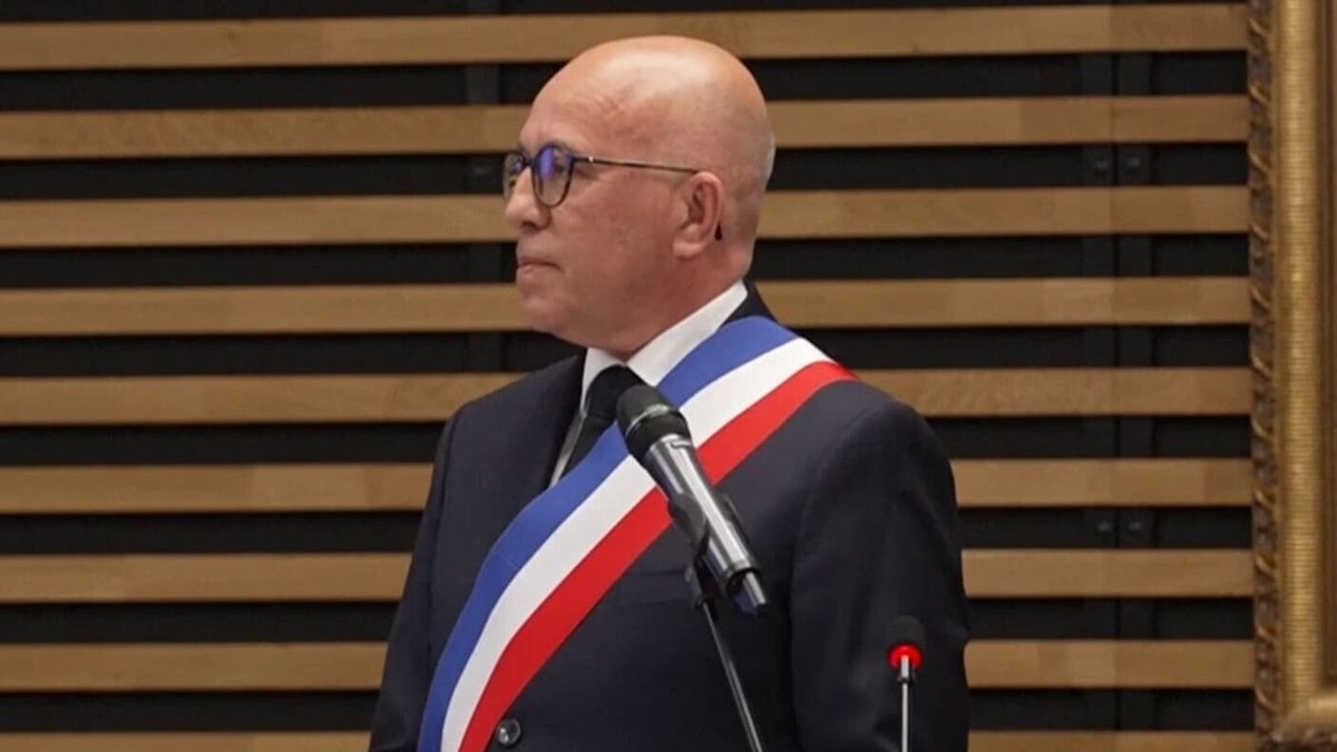 BFMTV's tweet photo. Finances, police municipale, tramway: Éric Ciotti détaille sa feuille de route en tant que nouveau maire de Nice
https://t.co/QMiO3ZLjNT https://t.co/8yiDWW5hyN