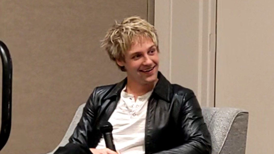 RadioOther's tweet image. Go behind the screams with Terrifier 3 stars Antonella Rose, Alexa Blair, and Mason Mecartea. Our interview explores the making of the holiday slasher, Art the Clown, and what fans love from this brutal chapter. LIVE TODAY! youtu.be/NrL-5-16zSM #ArtTheClown #Terrifier3