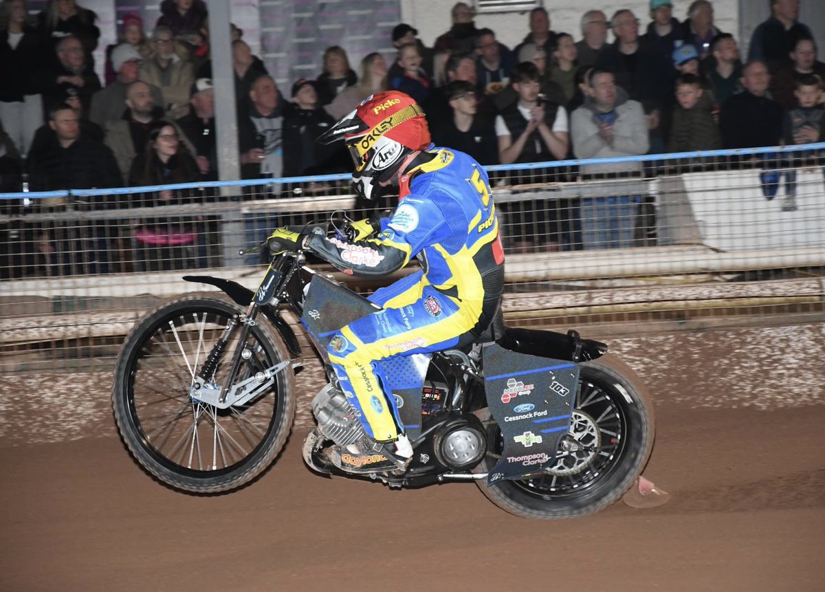 TigersSpeedway's tweet photo. 🏁 𝗟𝗔𝗧𝗘𝗦𝗧 | 1️⃣2️⃣ heats gone...
🔥 Tigers on fire!
2️⃣ 5-1s and a 4-2 propel us into an unassailable lead.
🔵🟡 47-25 ♣️🔴 | 📊 Agg: 89-73
📸 @charaflanigan
🐯 #TigersPride | #SHEBEL https://t.co/LC5UEQ27RA