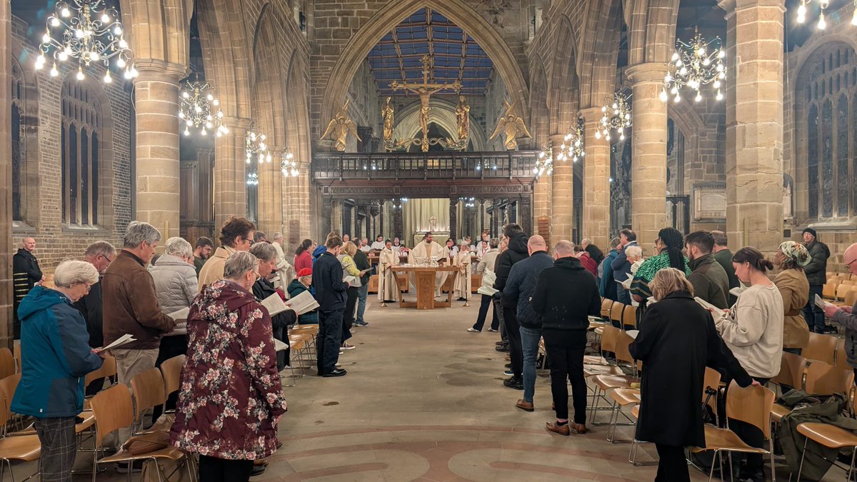 Wakefield Cathedral tweet media