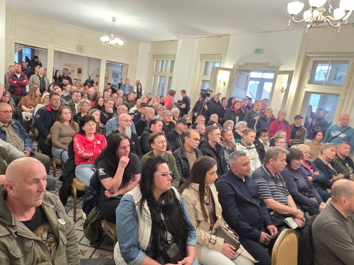 Toroczkai László tweet media